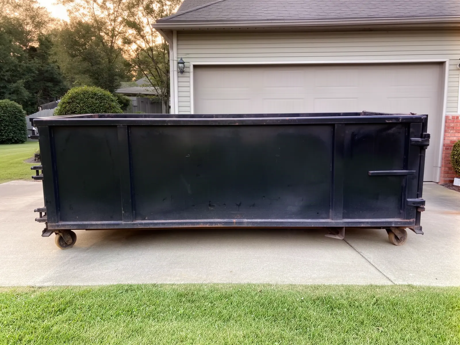Roll-off dumpster from Havenwell Brothers Dumpsters in Dublin, CA